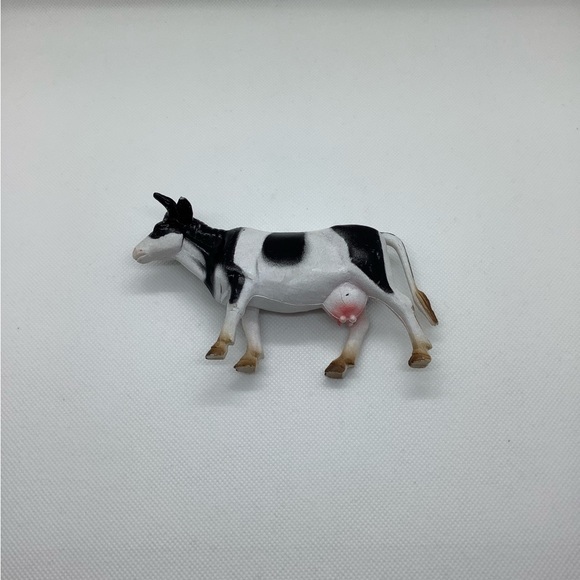 Unbranded S.H. Replacement Holstein Cow Figure Plastic Toy READ - Picture 5 of 15
